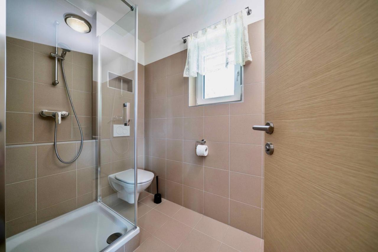 1Schoenes Ferienhaus Im Sonnigen Kaernten Döbriach Buitenkant foto